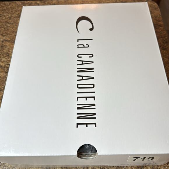 LA CANADIENNE Milo Black Waterproof Suede Buckle Accent Cushioned NEW 10 - Picture 11 of 11